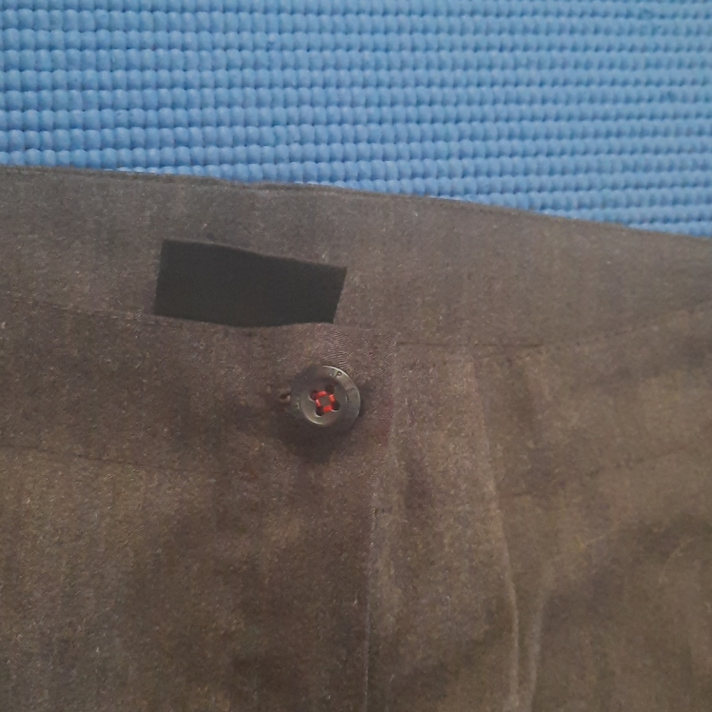 Grey capris - Picture 3 of 7